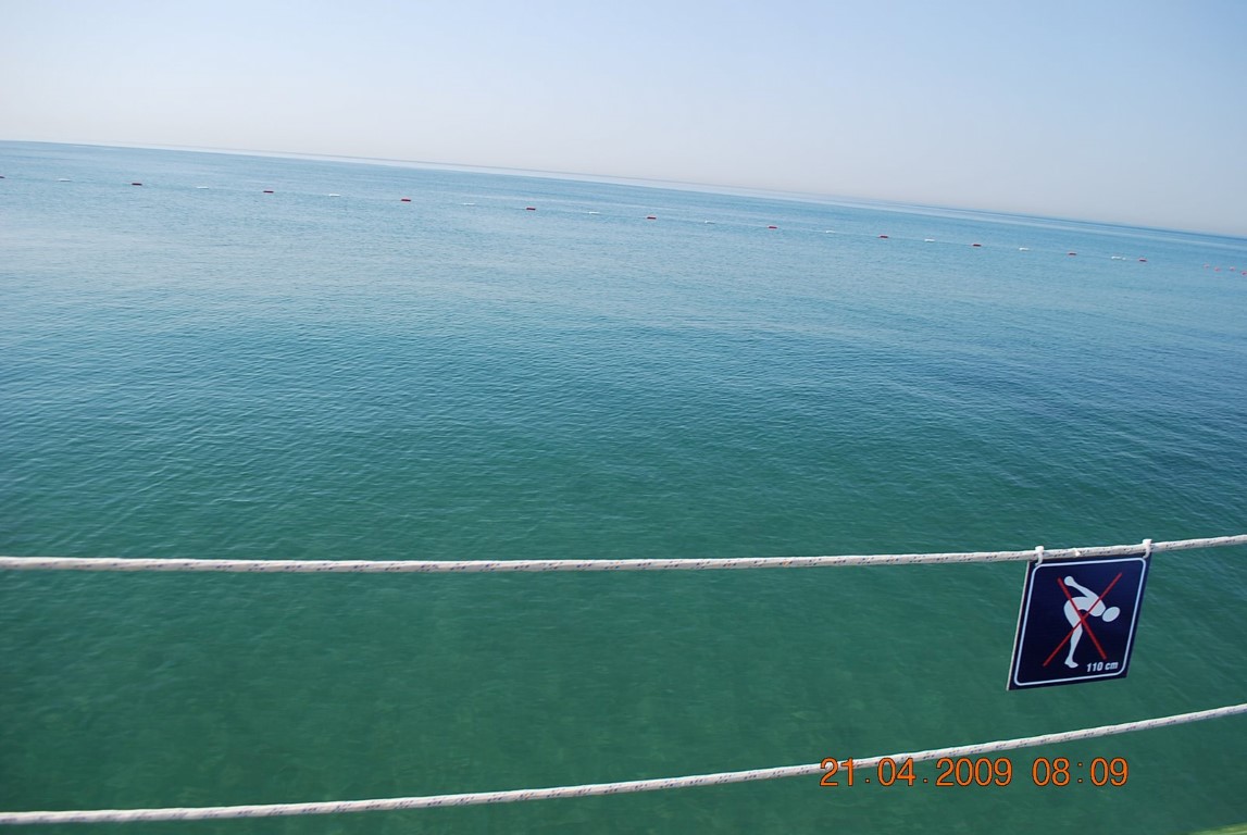 imagini hotel TITANIC LARA